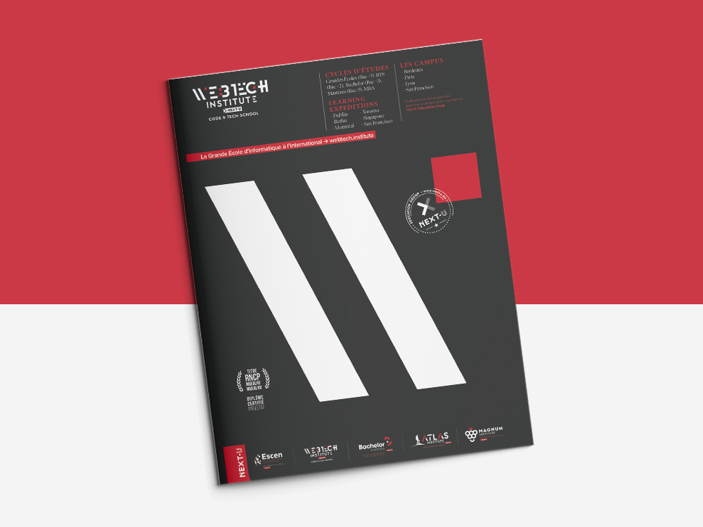 mockup-webtech-brochure